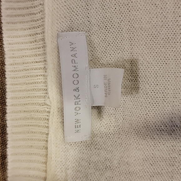 New York and Co sweater - Picture 2 of 3